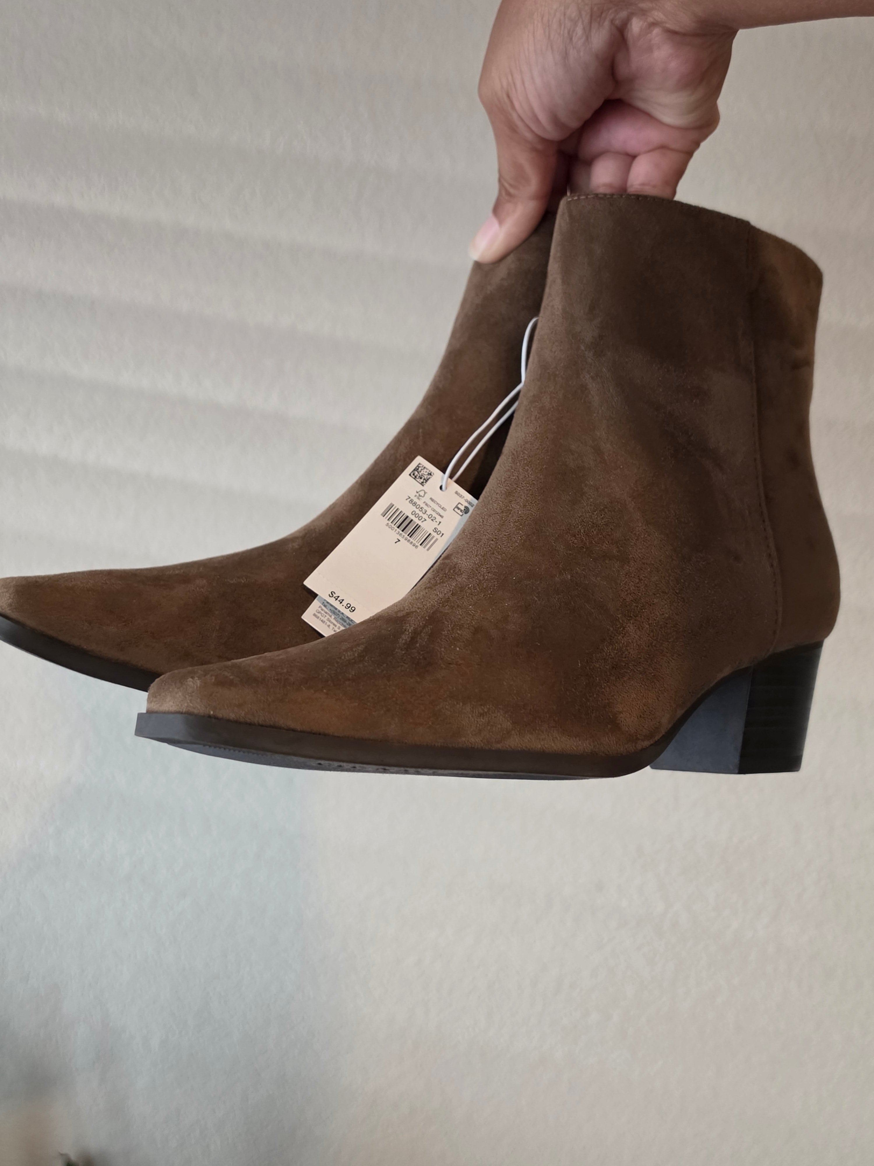 Old Navy Chelsea Boots NWT