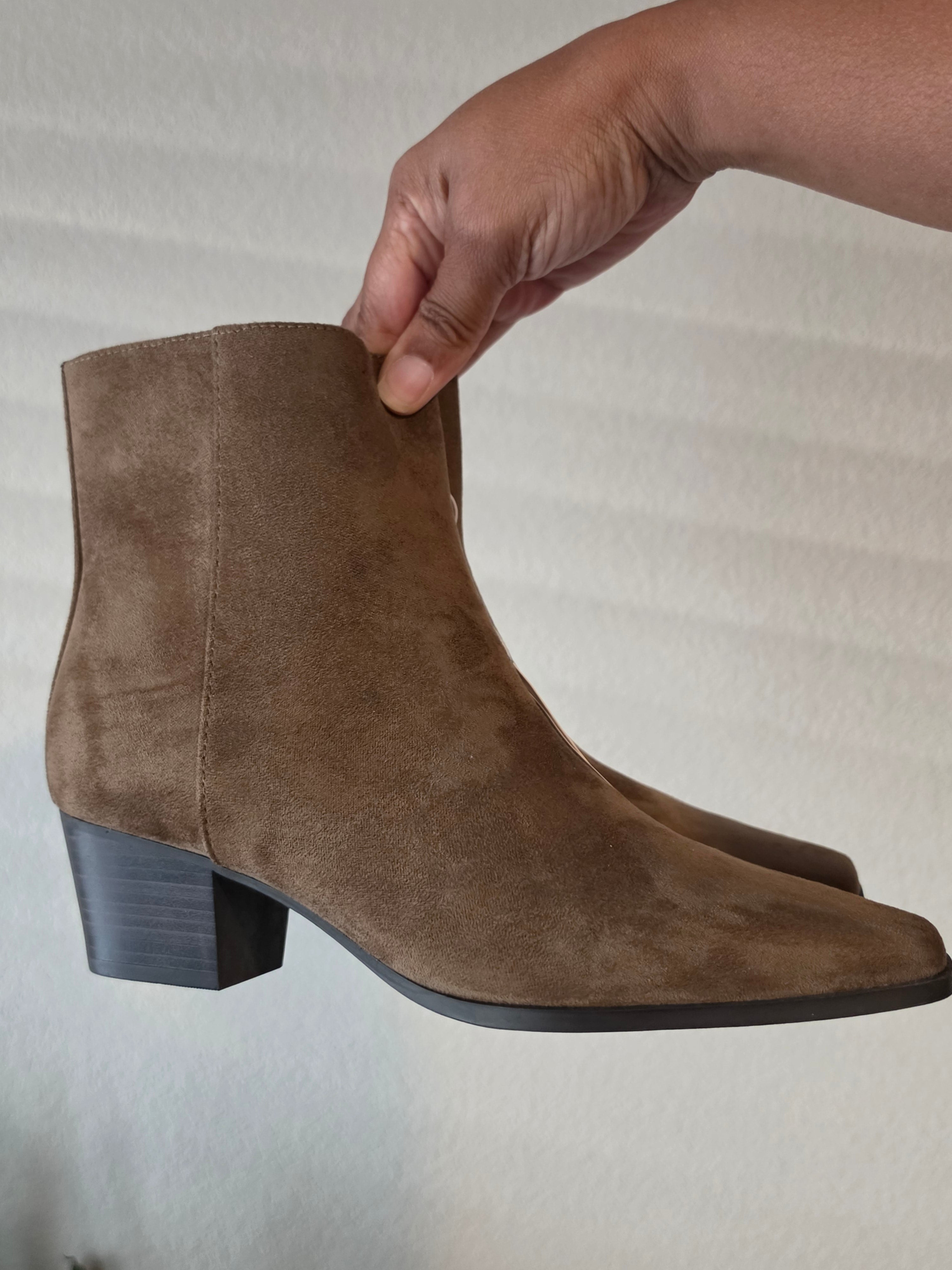Old Navy Chelsea Boots NWT